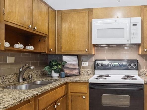 675 S Clinton Street 4B, Denver CO 80247