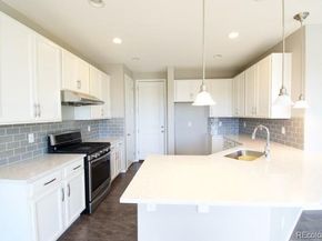 2082 S Cathay Way, Aurora CO 80013