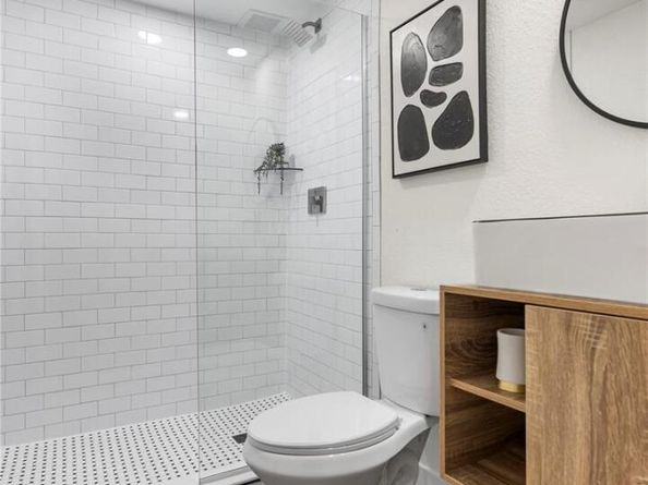 Undisclosed Address #4442247, Denver CO 80220