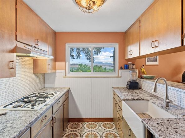 1825 Simms Street, Lakewood CO 80215