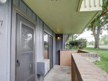 2800 Kalmia Avenue