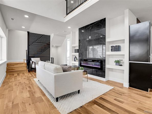 2827 Bellaire Street, Denver CO 80207