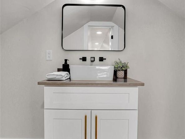 2827 Bellaire Street, Denver CO 80207