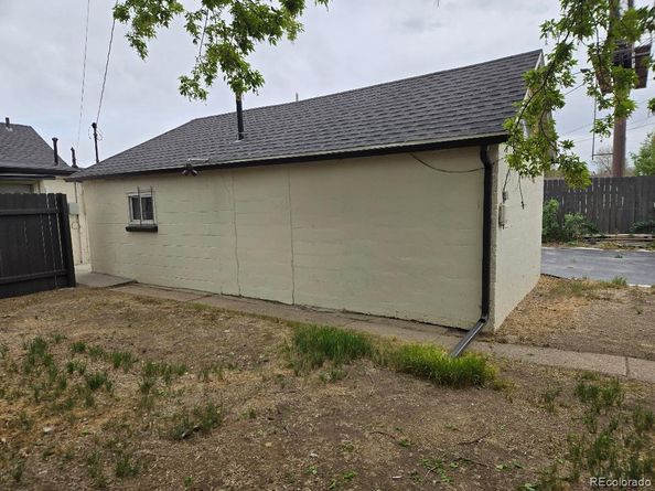 1525 Roslyn Street, Denver CO 80220