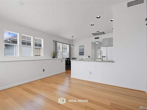 7454 E 28th Avenue 3, Denver CO 80238