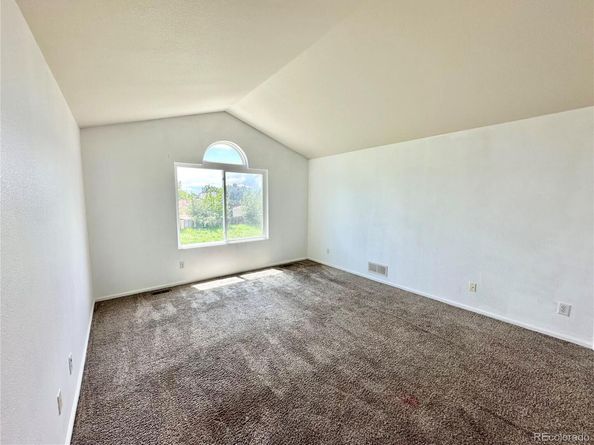 2033 Espana Way, Aurora CO 80011