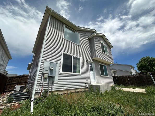 2033 Espana Way, Aurora CO 80011