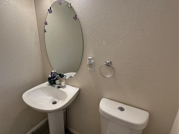 2033 Espana Way, Aurora CO 80011