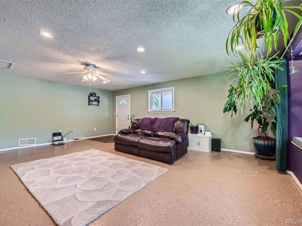 305 Cottonwood Court, Longmont CO 80501