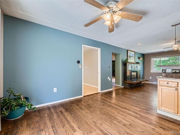 305 Cottonwood Court, Longmont CO 80501