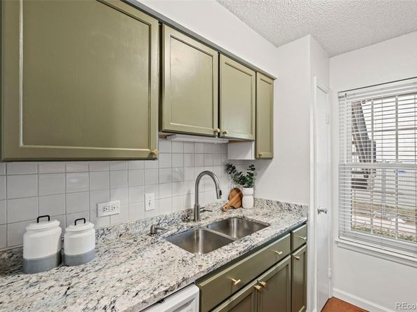 2301 E Fremont Avenue U01, Centennial CO 80122
