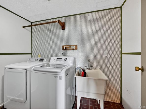942 S Beech Street, Lakewood CO 80228