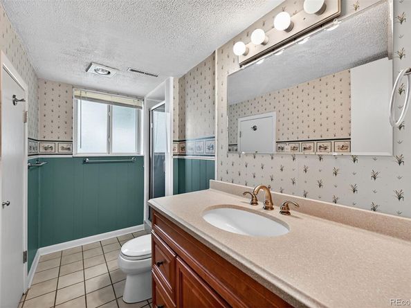 942 S Beech Street, Lakewood CO 80228