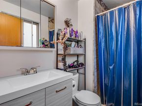Undisclosed Address #7395640, Aurora CO 80013