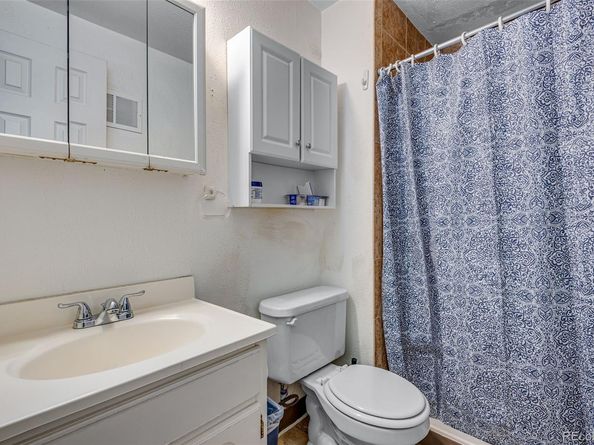 Undisclosed Address #7395640, Aurora CO 80013