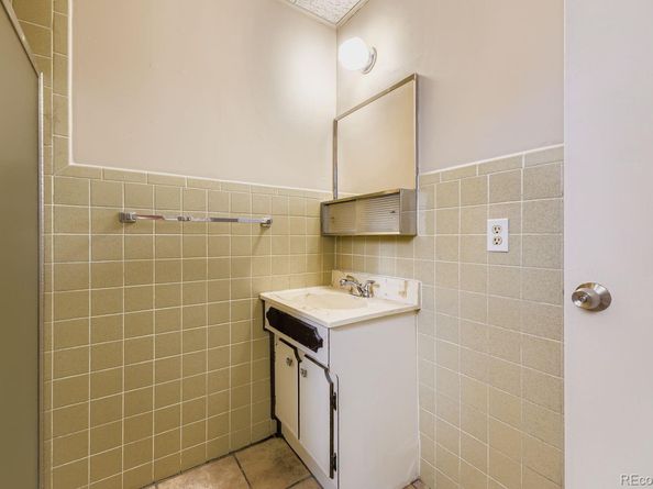 1221 S Quieto Way, Denver CO 80223