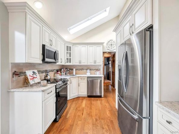 60 Essex Road, Bethpage NY 11714