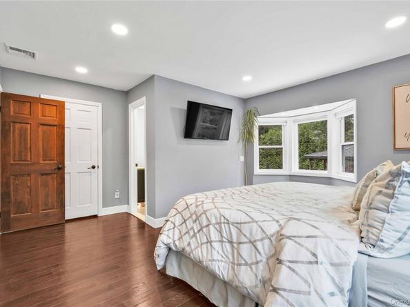 69 Bankside Drive, Centerport NY 11721