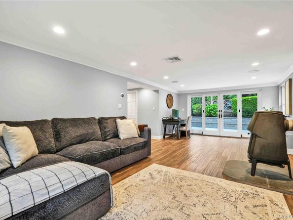 69 Bankside Drive, Centerport NY 11721