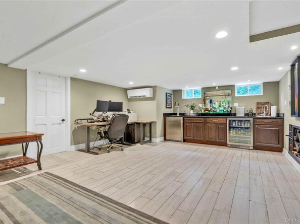 69 Bankside Drive, Centerport NY 11721