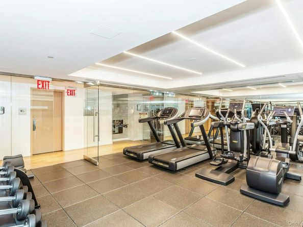 138-35 39th Avenue 14M, Flushing NY 11354