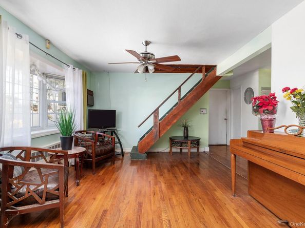 5 Gardner Avenue, Hicksville NY 11801