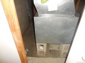 42 Handsome Avenue, Sayville NY 11782