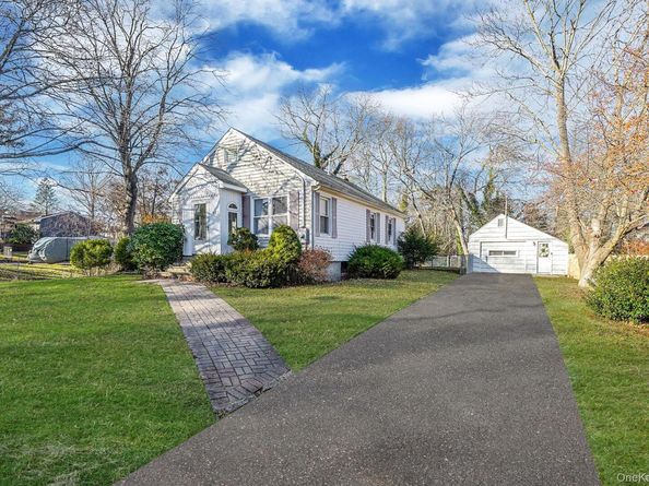 91 Tower Street, Sayville NY 11782