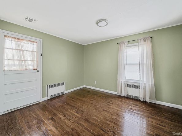 91 Tower Street, Sayville NY 11782