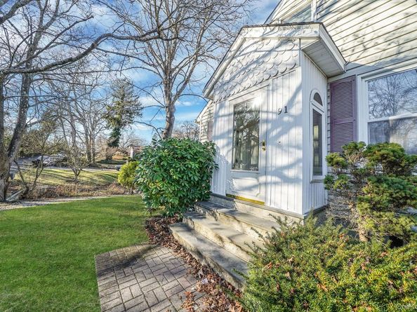 91 Tower Street, Sayville NY 11782