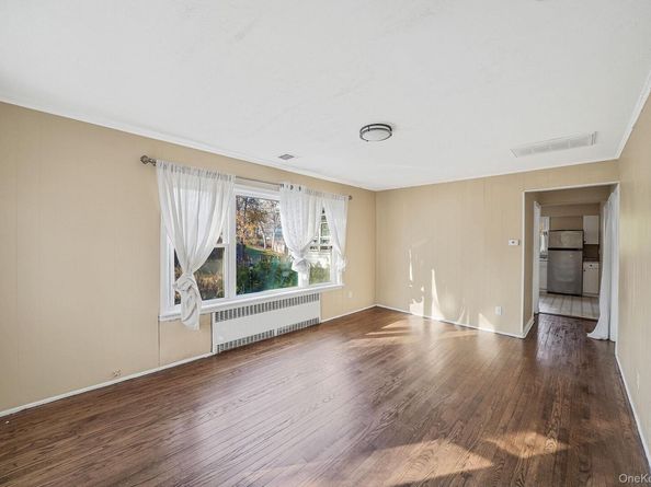 91 Tower Street, Sayville NY 11782