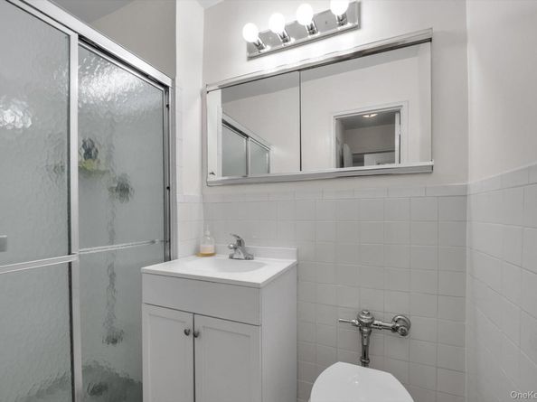 75-34 bell blvd 1c, Bayside NY 11364