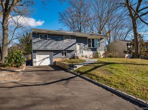 5 Fiore Court, Saint James NY 11780