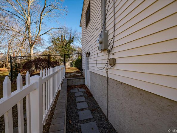 5 Fiore Court, Saint James NY 11780