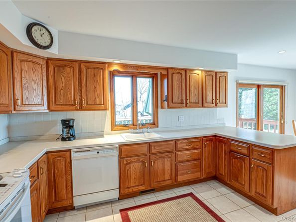 5 Fiore Court, Saint James NY 11780