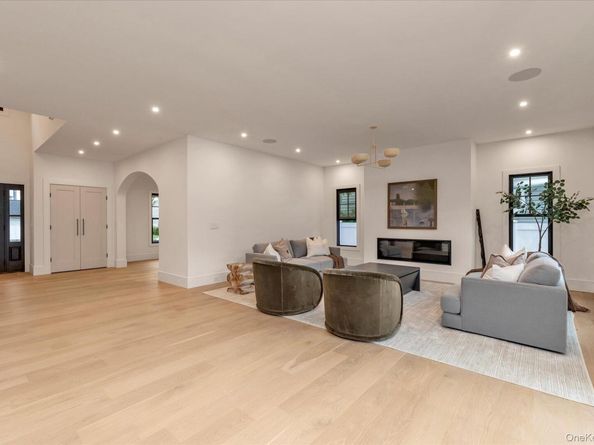 1497 Carroll Street, Wantagh NY 11793