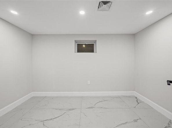 16843 118th Road, Jamaica NY 11434