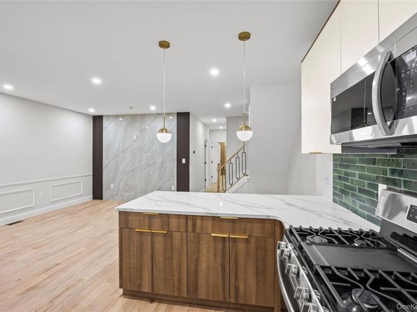 16843 118th Road, Jamaica NY 11434