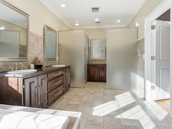 33A Newtown Road, Hampton Bays NY 11946