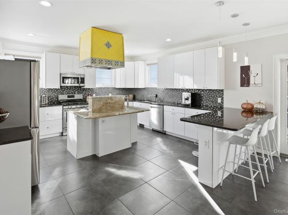 33A Newtown Road, Hampton Bays NY 11946