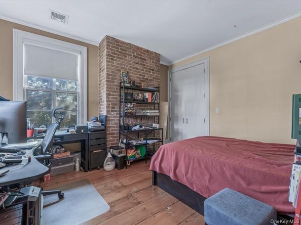 29 Center Drive, Douglaston NY 11363