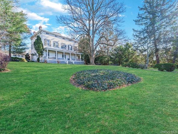 29 Center Drive, Douglaston NY 11363