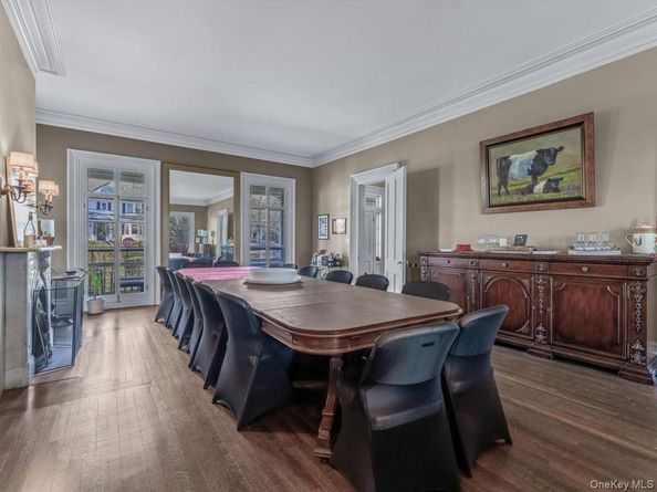 29 Center Drive, Douglaston NY 11363