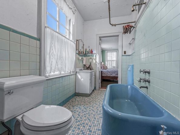 29 Center Drive, Douglaston NY 11363