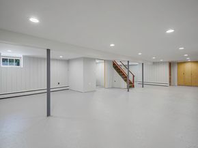 827 Aberdeen Road, Bay Shore NY 11706