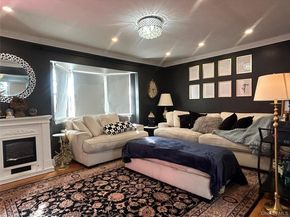 17 Molyneaux Road, Valley Stream NY 11580