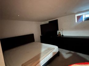 17 Molyneaux Road, Valley Stream NY 11580