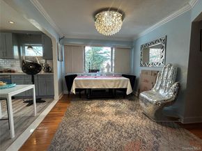 17 Molyneaux Road, Valley Stream NY 11580