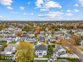 48 Martin Lane, Westbury NY 11590
