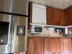 125 Larsen Drive 1, Amityville NY 11701